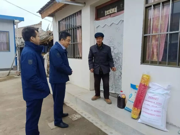 星空入口（中国）官方网站
深入帮扶村开展春节慰问(图2)