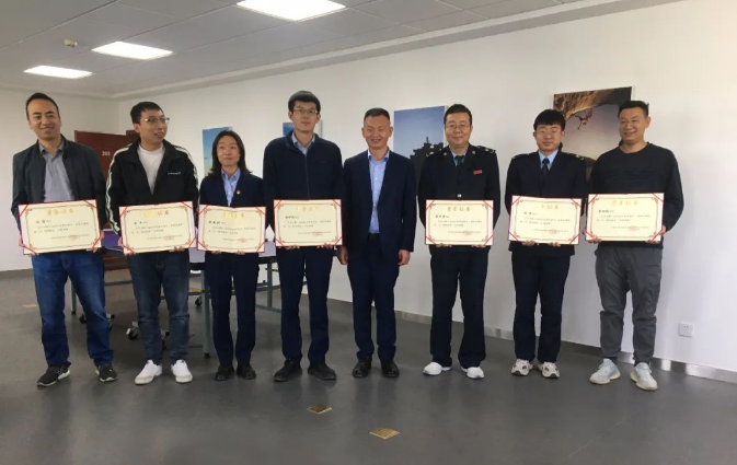 星空入口（中国）官方网站
团委举办“庆五一、迎五四”球类联谊比赛(图3)