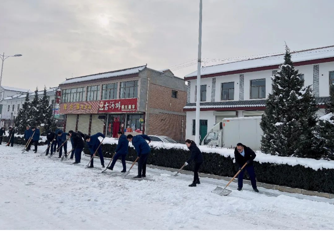 筑起安全墙 照亮乡村路——星空入口（中国）官方网站
鼎力支持包抓共建村社文明创建工作(图7)