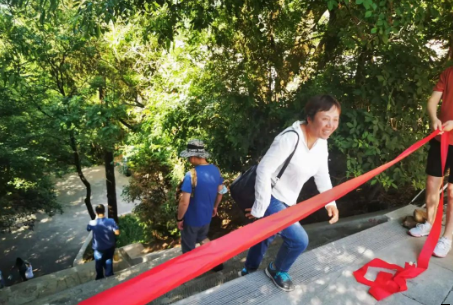 助力文旅市场 展示产投风采——星空入口（中国）官方网站
组织开展员工登山比赛活动(图7)