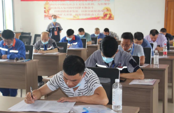 星空入口（中国）官方网站
泓盛达公司在“焊工”技能大赛中取得好成绩(图2)
